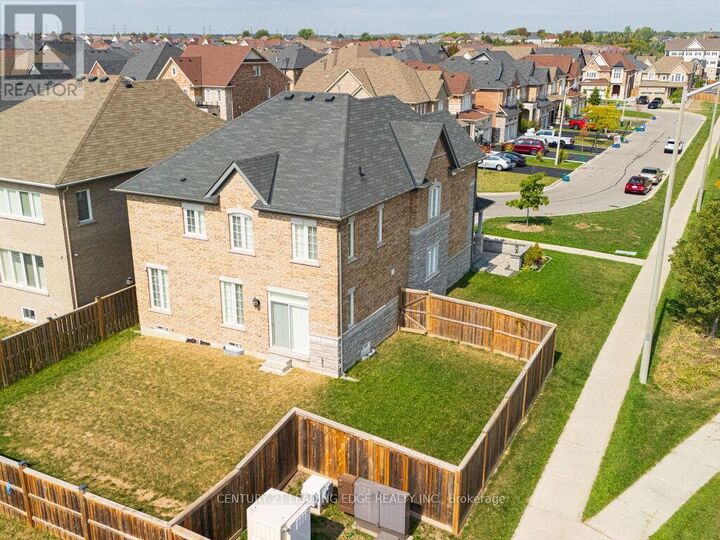Photo de la propriété:  39 Butson Crescent  ON L1C 0S5 