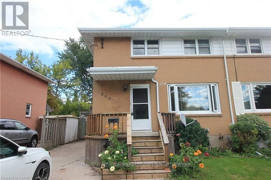 Property Photo:  686 Kember Avenue  ON N7S 2T1 