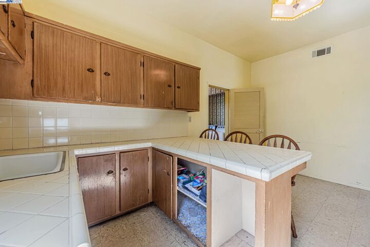 Property Photo:  37915 Vallejo St  CA 94536 