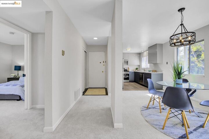 Property Photo: 1701 Central Ave P CA 94501