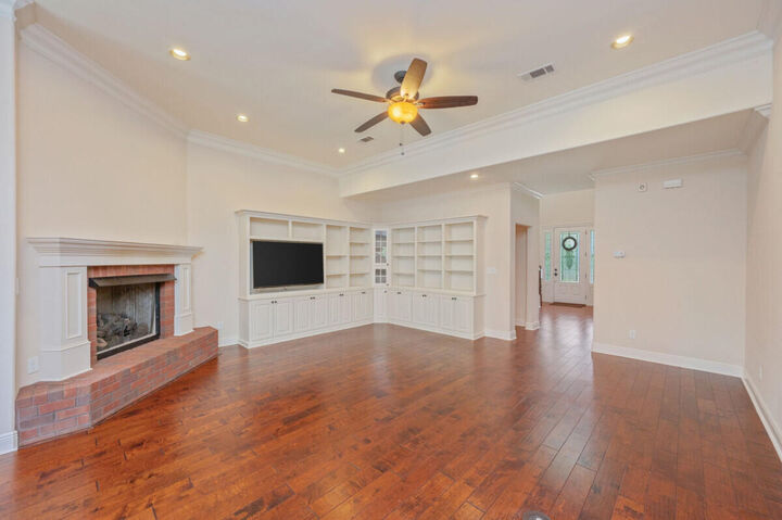 Property Photo: 4800 Grove Street FL 32539