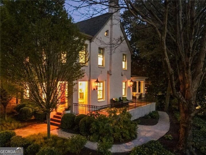 Property Photo:  123 Peachtree Circle  GA 30309 