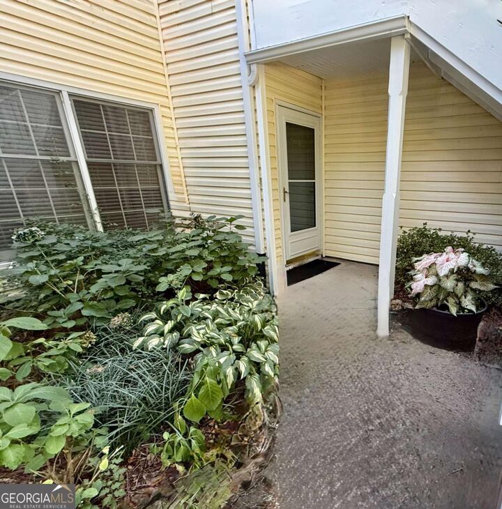 Property Photo: 916 Cannon Gate Crossing GA 30064