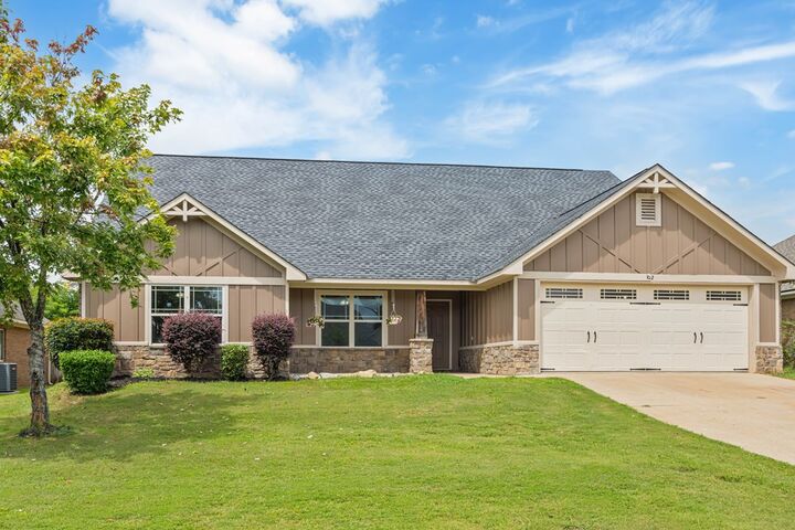 Property Photo:  102 Boulder Creek  AL 36877