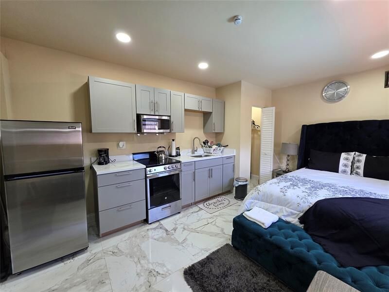 Property Photo:  2310 NW 60th Ter  FL 33313 