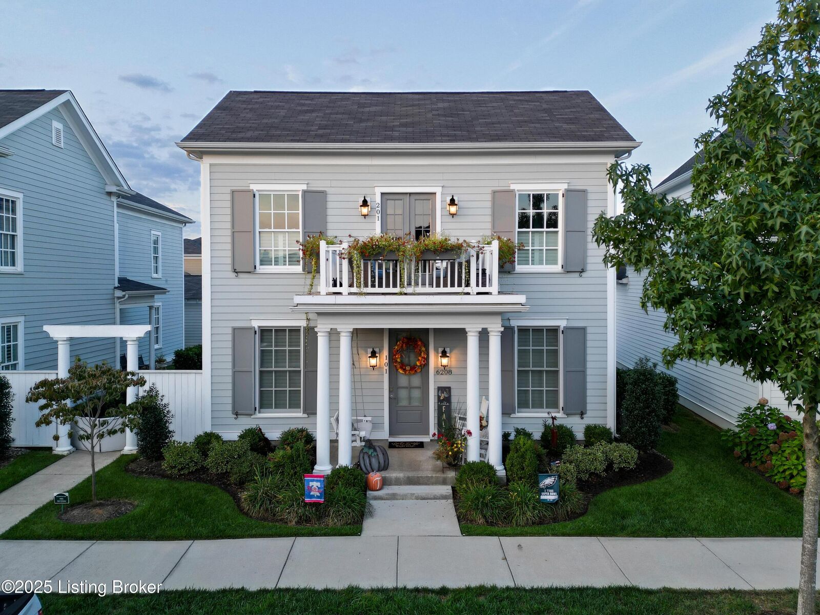 Property Photo:  6208 Mistflower Cir 101  KY 40059 