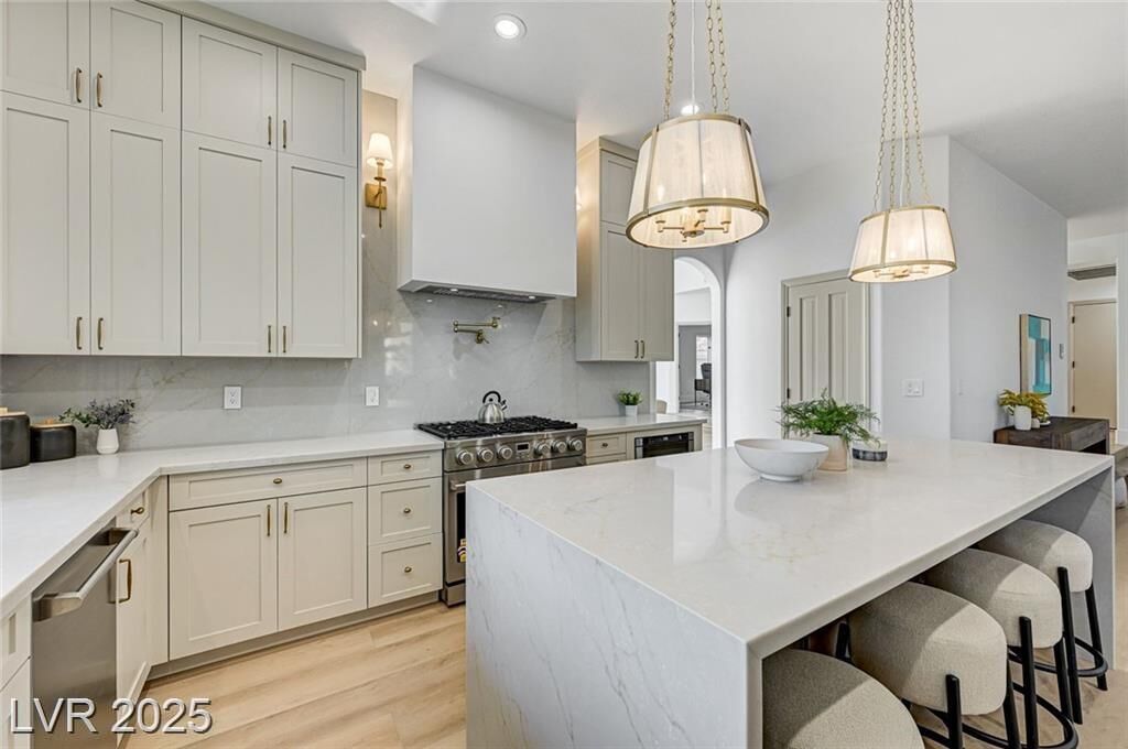 Property Photo: 2105 Lookout Point Circle NV 89117