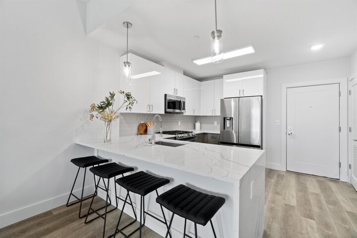 Property Photo:  412 Whiton St 702  NJ 07304 