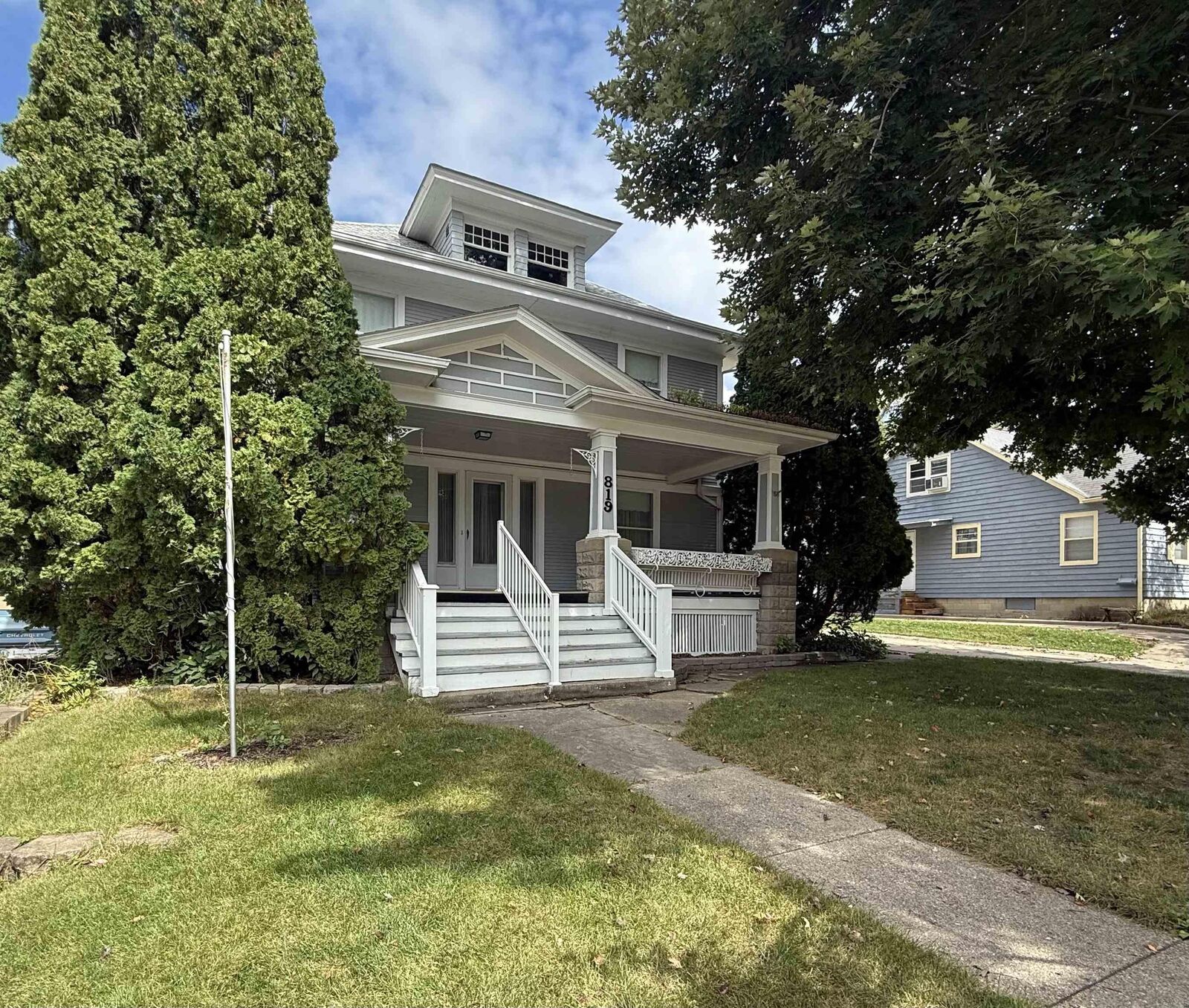 Property Photo:  819 E Bremer  IA 50677 