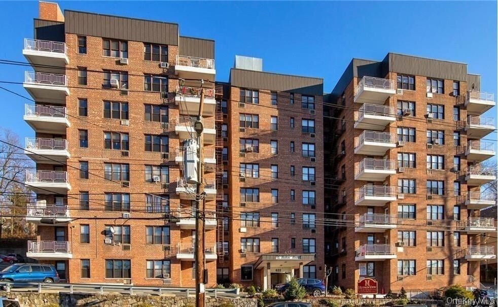 Property Photo:  632 Warburton 6K  NY 10701 
