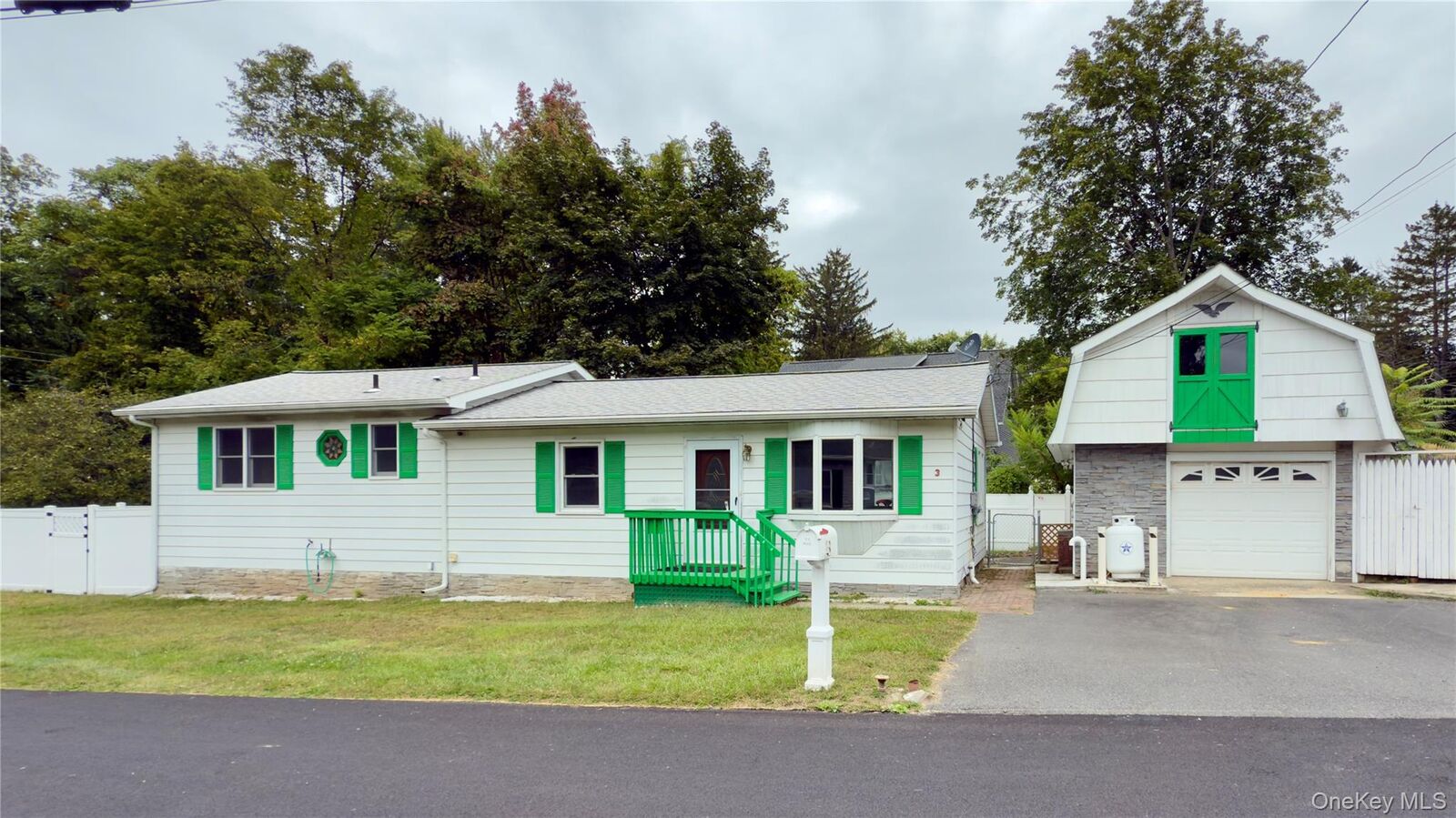 Property Photo:  3 Hennessey Place  NY 12601 