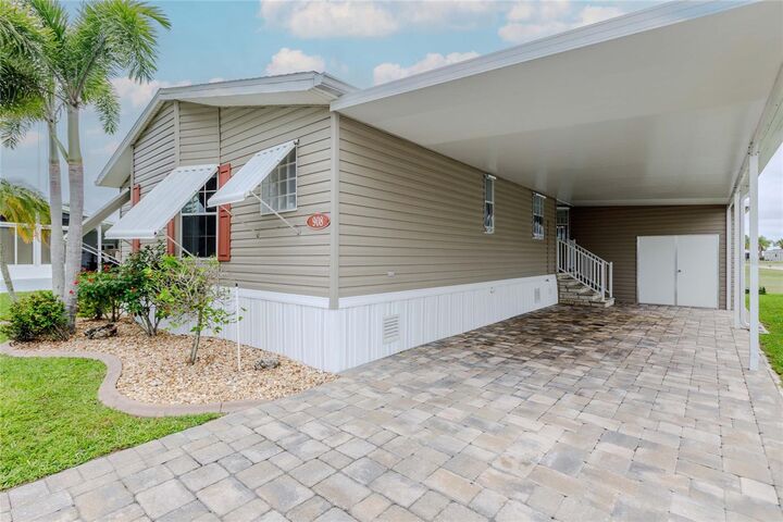 Property Photo: 2100 Kings Highway 908 FL 33980