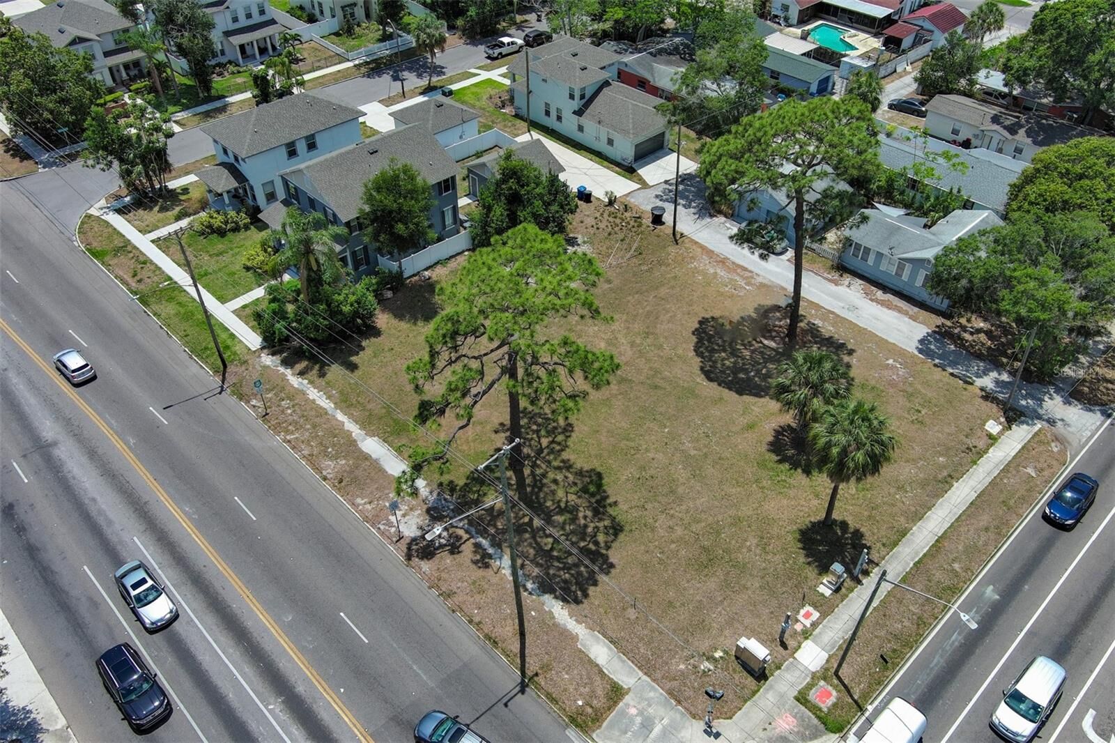 Property Photo: 4900 5th Avenue N FL 33710