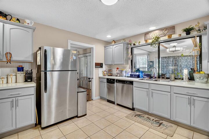 Property Photo:  5617 Cr 569  FL 33514 