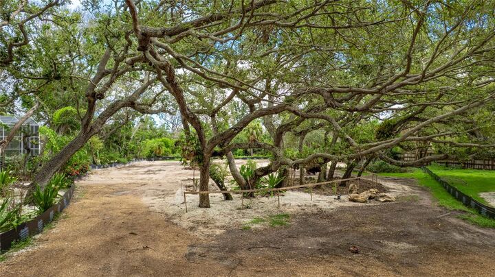 Property Photo:  7247 Turnstone Road  FL 34242 