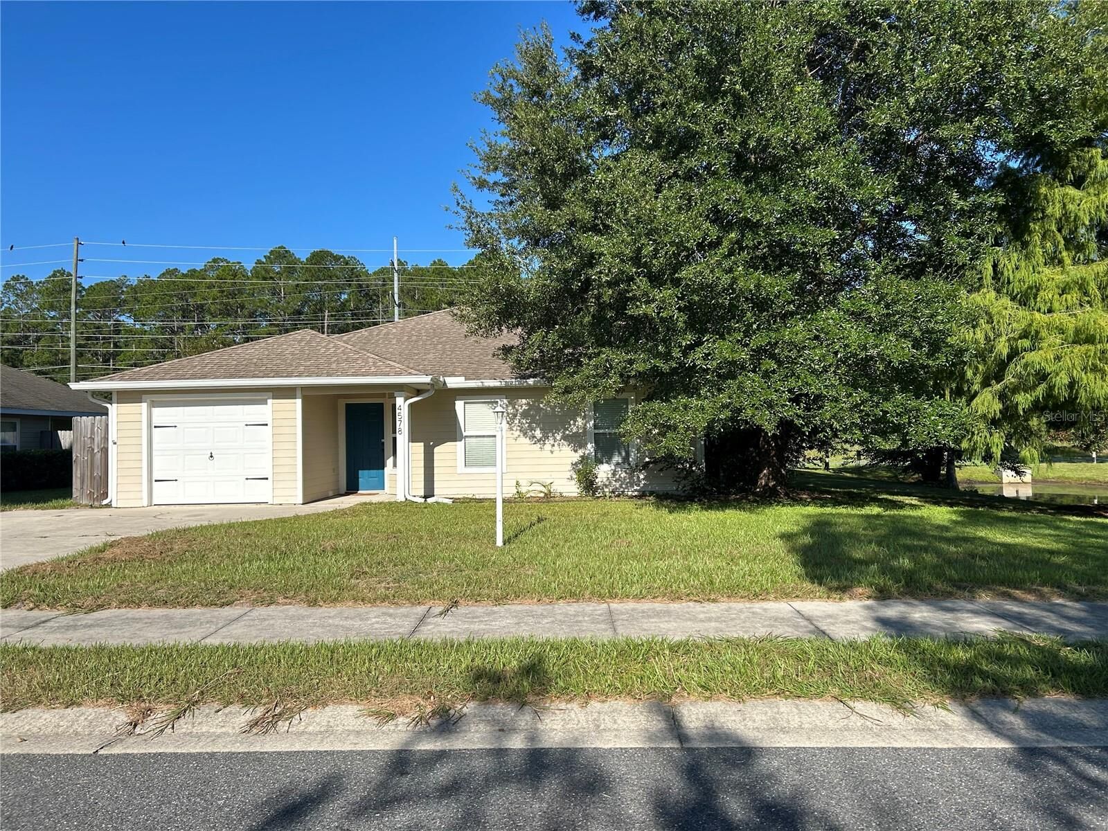 Property Photo:  4578 NE 15th Terrace  FL 32609 