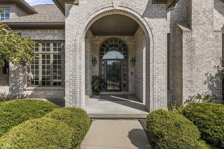 Property Photo: 2444 Laurel Lake Boulevard IN 46032