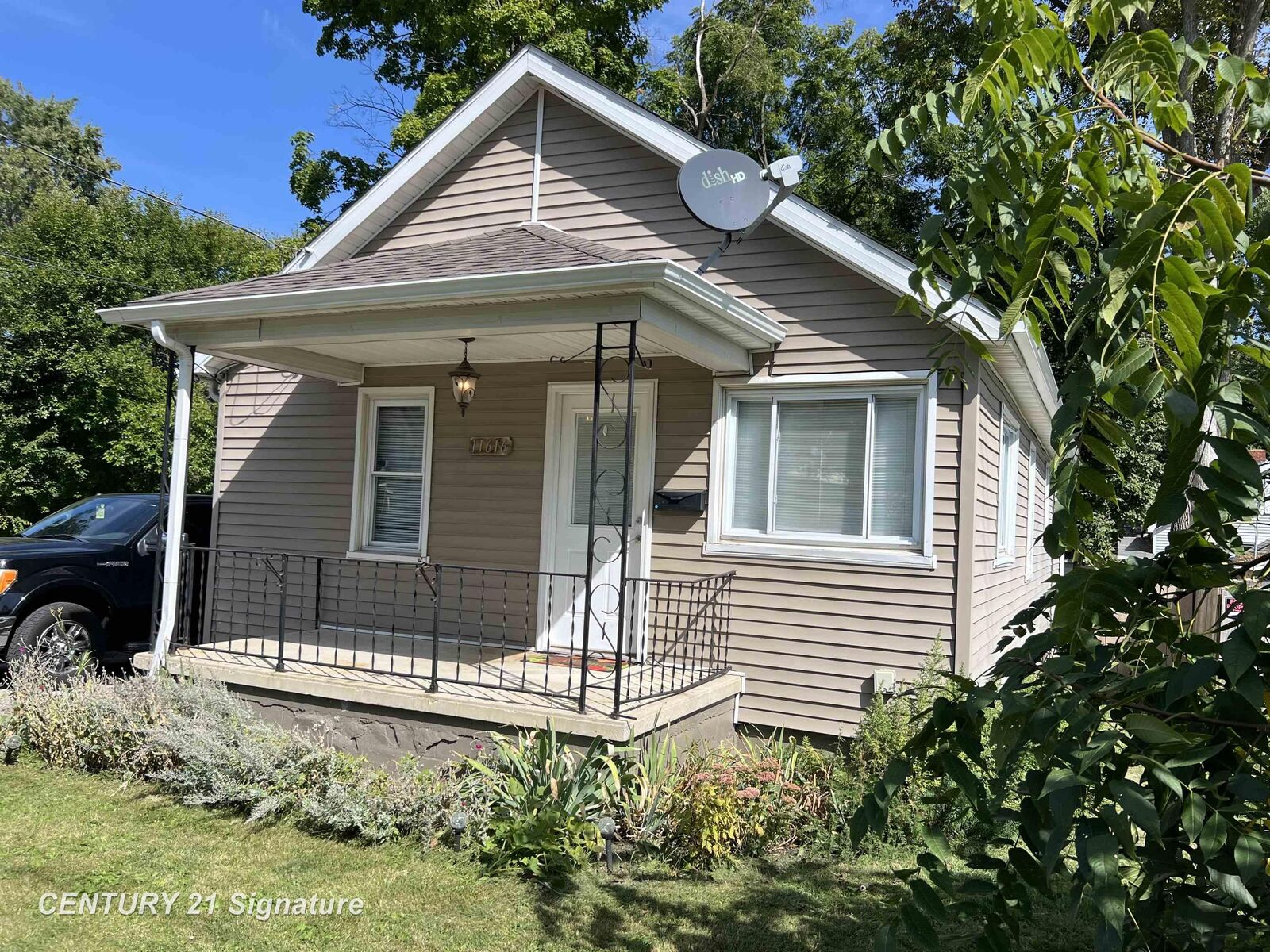 Property Photo:  11616 Washington Street  MI 48458 