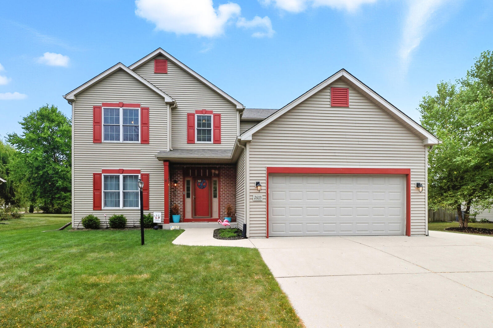 Property Photo:  2605 Emslie Dr  WI 53188 