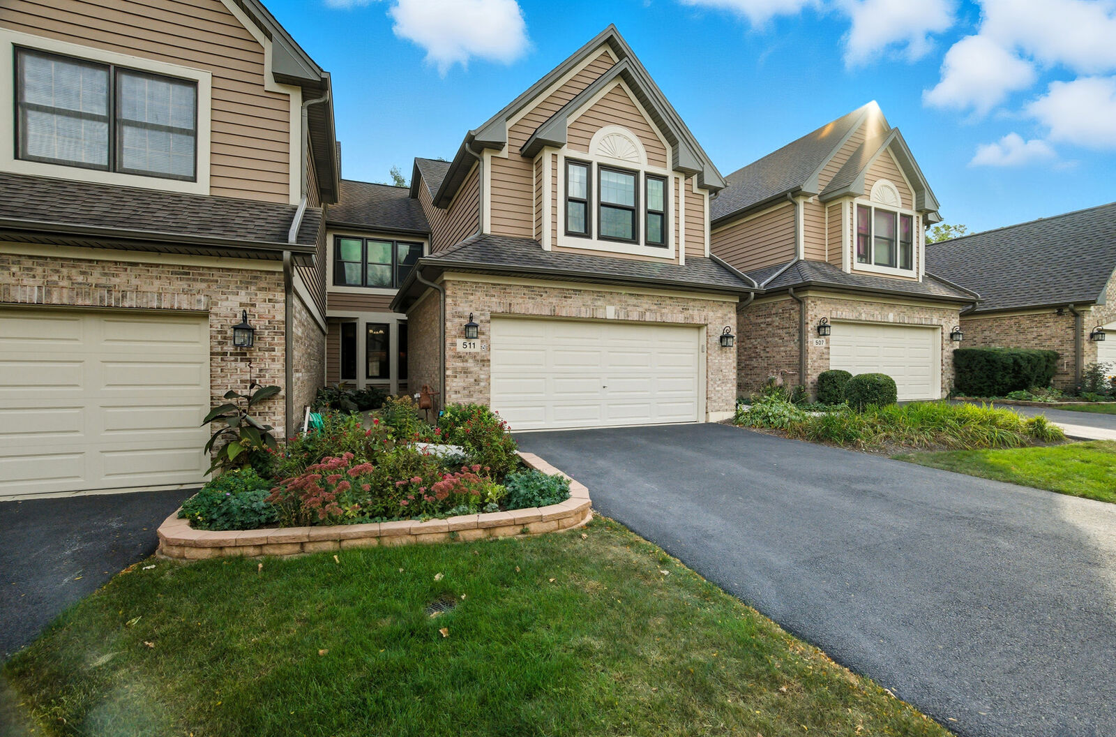 Property Photo: 511 Rosebud Drive S IL 60148