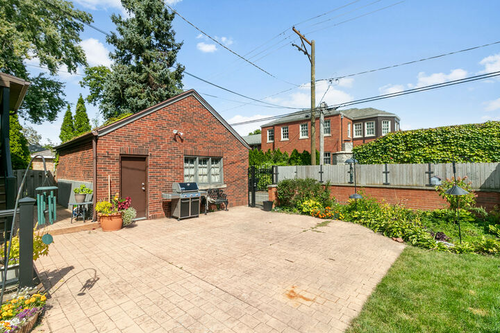 Property Photo:  10337 S Hamilton Avenue  IL 60643 