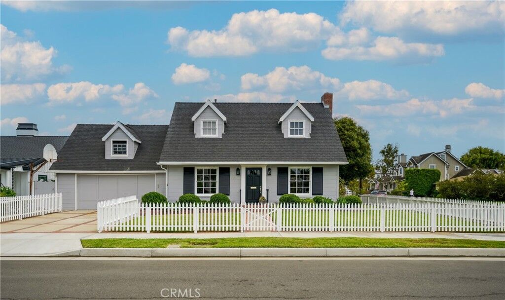 Property Photo:  1102 Park Street  CA 92648 