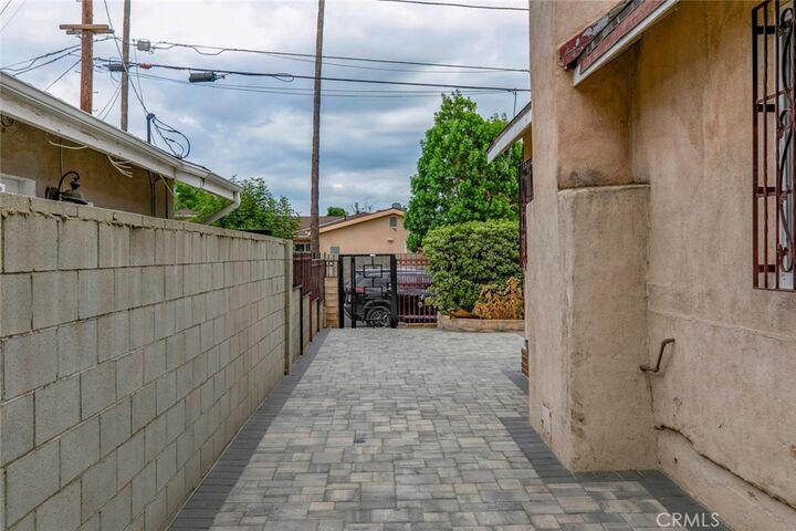 Property Photo:  8157 Varna Ave  CA 91402 
