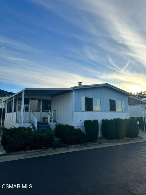 Property Photo: 16 Robertson Way CA 91320
