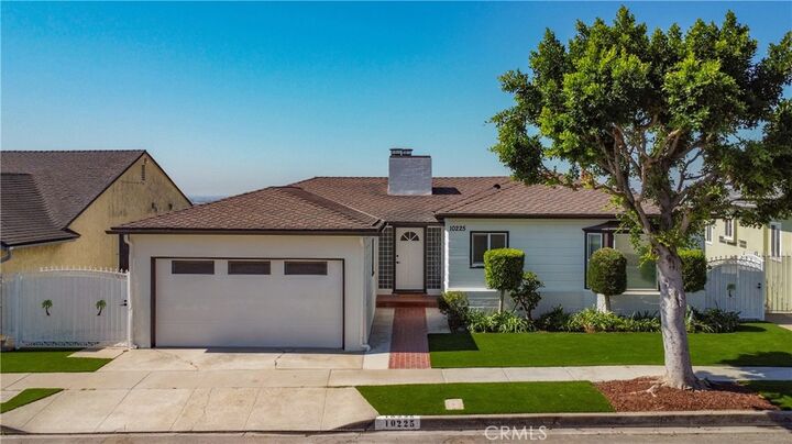 Property Photo:  10225 S 7th Avenue  CA 90303 