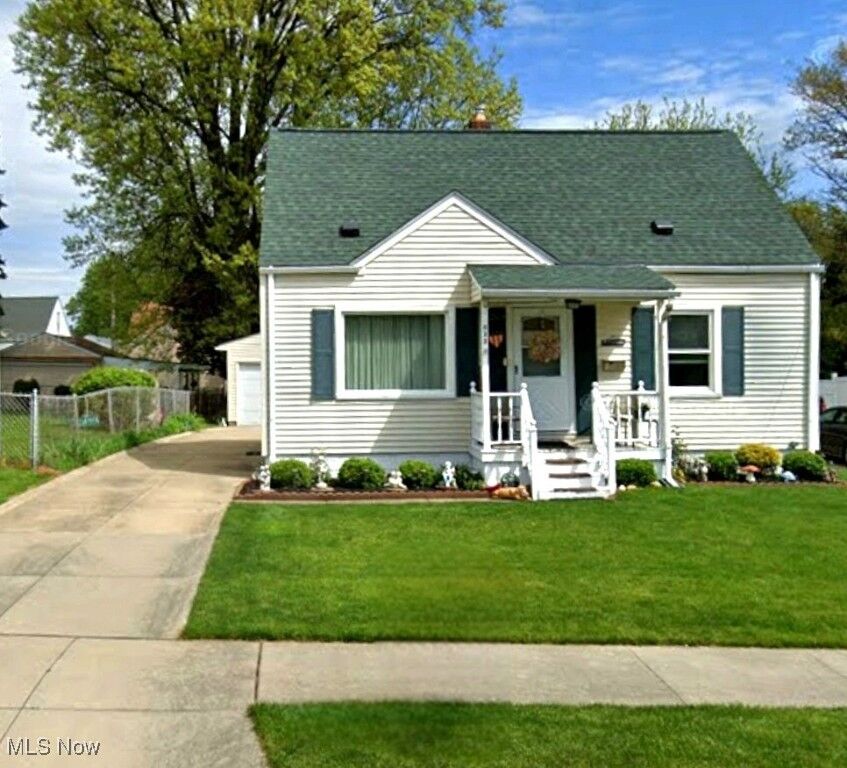 Property Photo: 633 Barbara Avenue OH 44306