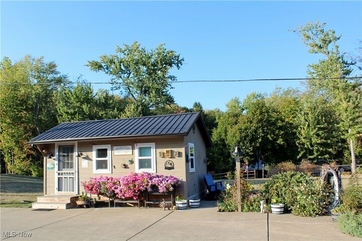 Property Photo:  1711 Waterford Road  OH 44413 