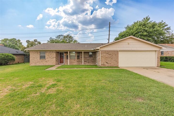 Property Photo: 5708 Lynn Street TX 75402