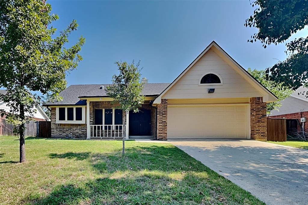 Property Photo:  3306 Timberview Drive  TX 76210 