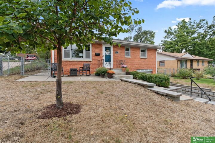 Property Photo: 6133 Hamilton Street NE 68132