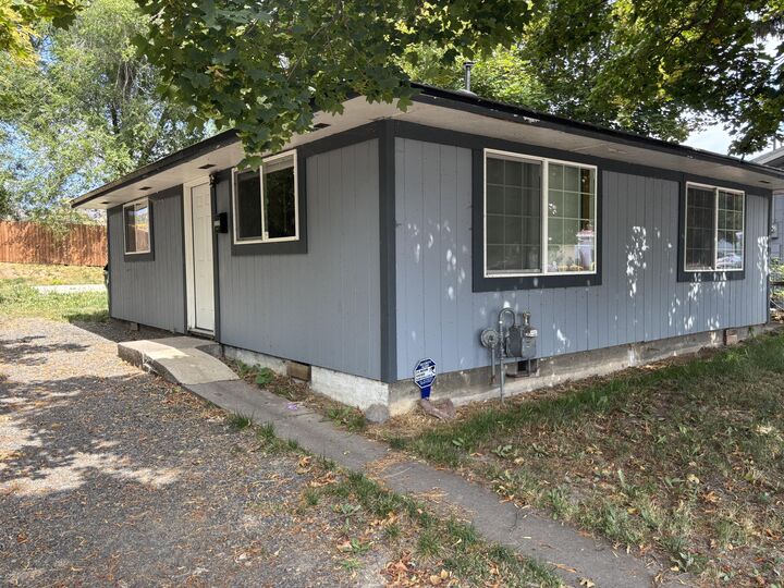 2325 Home Avenue  Klamath Falls OR 97601 photo