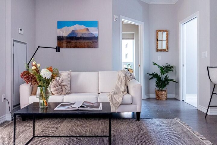 Property Photo: 81 Robinson Street 203 ON L8P 0C2