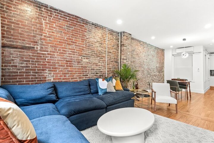 Property Photo:  62 N Margin Street 1  MA 02113 