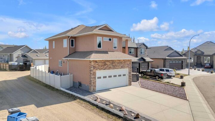 Property Photo:  3 Trump Place  AB T4P 0K8 