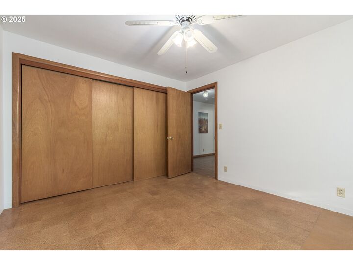 Property Photo: 245 W 30th Ave OR 97405