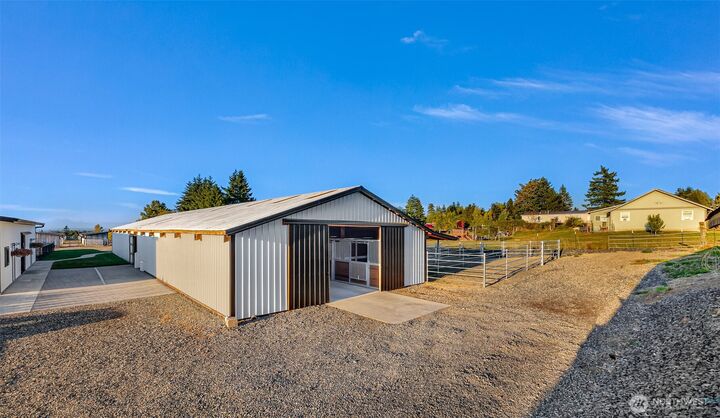Property Photo:  504 E Smith Road  WA 98226 