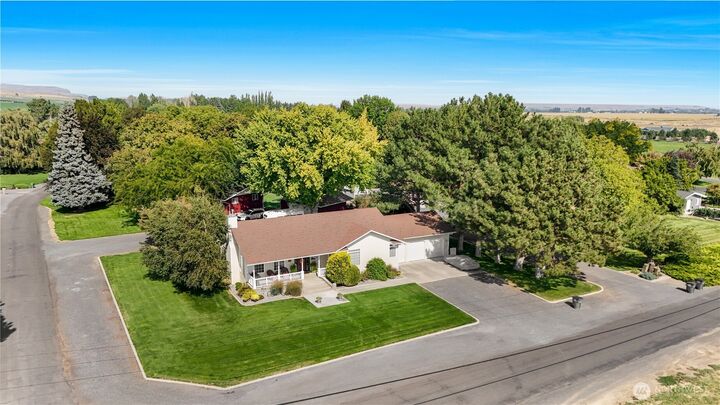 Property Photo:  2176  Road 17.7  NW  WA 98823 