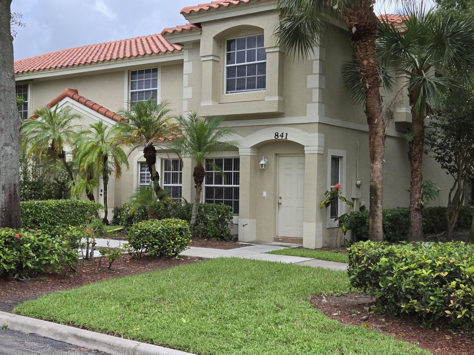 Property Photo:  841 Summit Lake Drive  FL 33406 