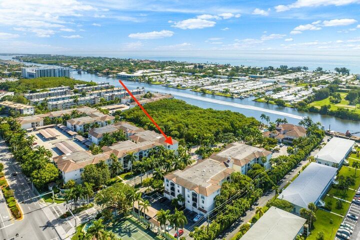 Property Photo: 2411 Tuscany Way 2-411 FL 33435