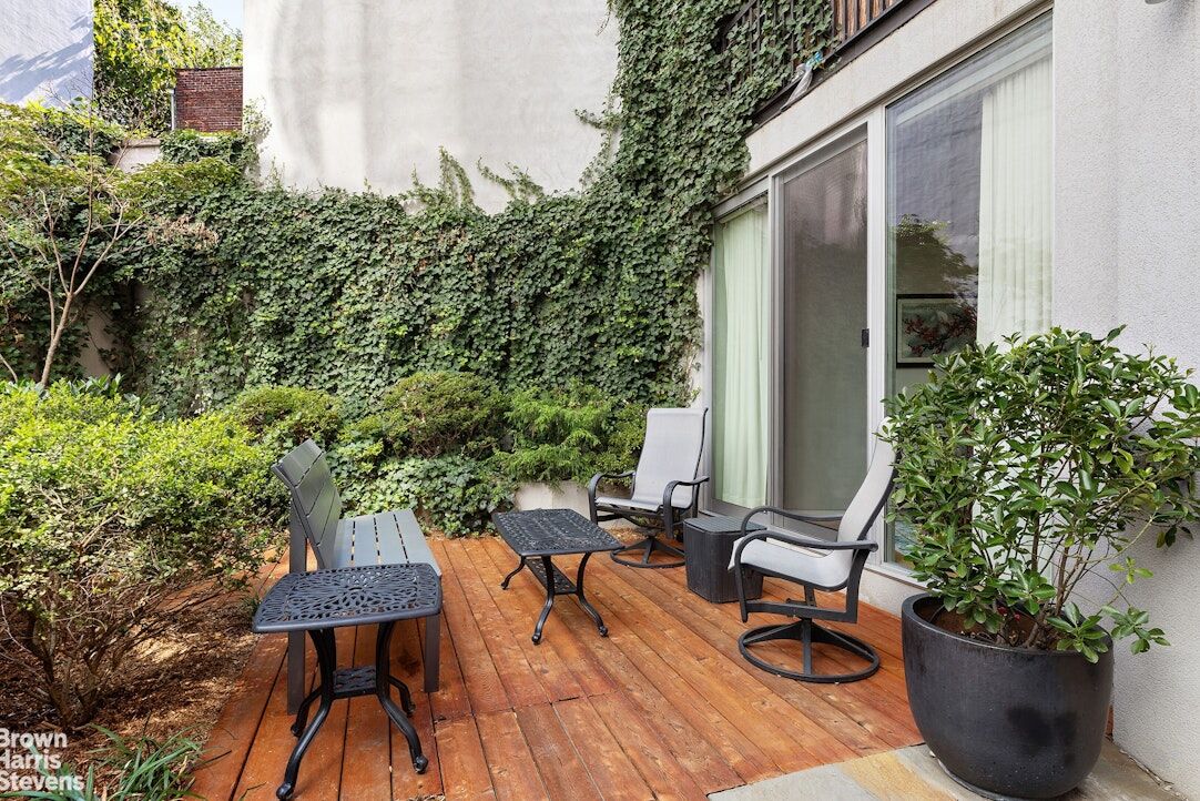 Property Photo:  591 Washington Avenue 1  NY 11238 