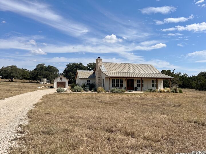 Property Photo: 2110 Phantom Rider Trl TX 78070