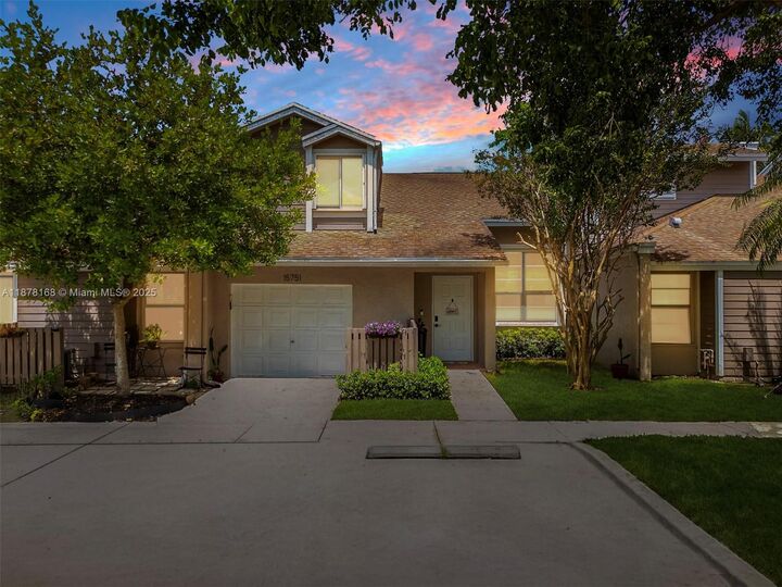 Property Photo:  15751 Woodgate Pl C  FL 33326 