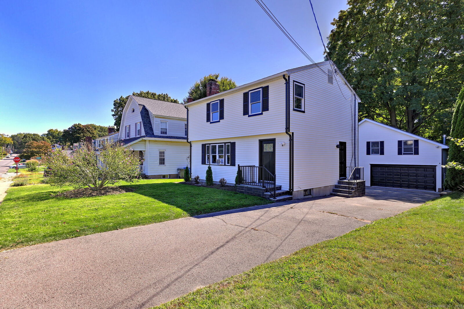 Property Photo:  66 Hollister Street  CT 06042 