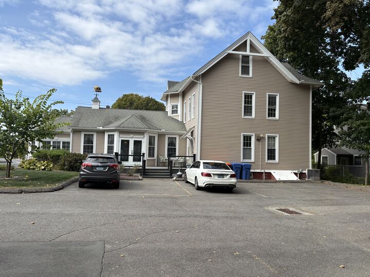 Property Photo:  687 Broad Street 2nd Floor  CT 06450 