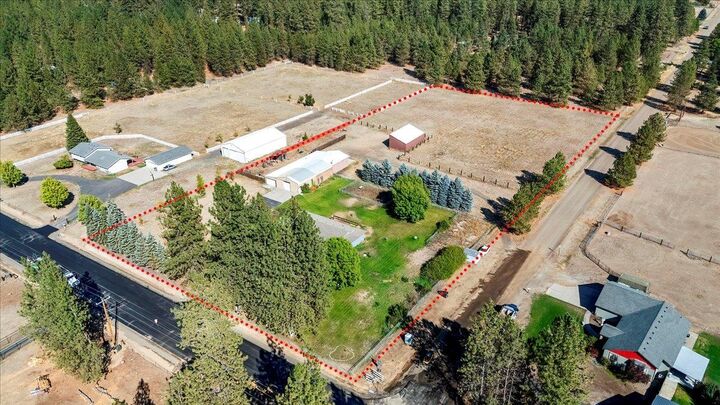 Property Photo: 22914 N Elk Chattaroy Rd WA 99005
