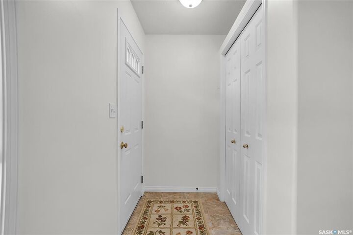 Property Photo:  102 Willow Street E 19  SK S7J 0C2 